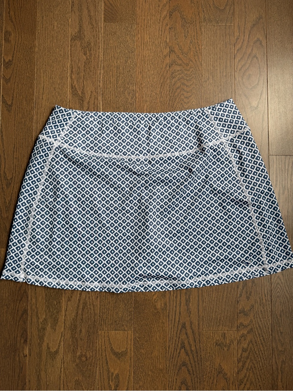 Vineyard Vines Navy and White Geometric Print Skort